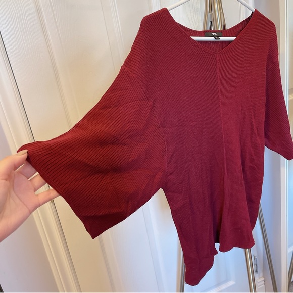 EUC Like New Uniqlo Shirt - Picture 4 of 5